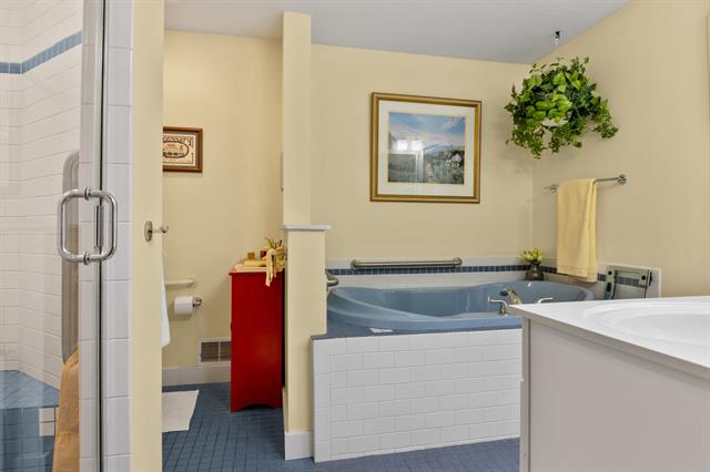 Builiding view thirty three for 5798 Bay Meadows, Traverse City, MI. 49684