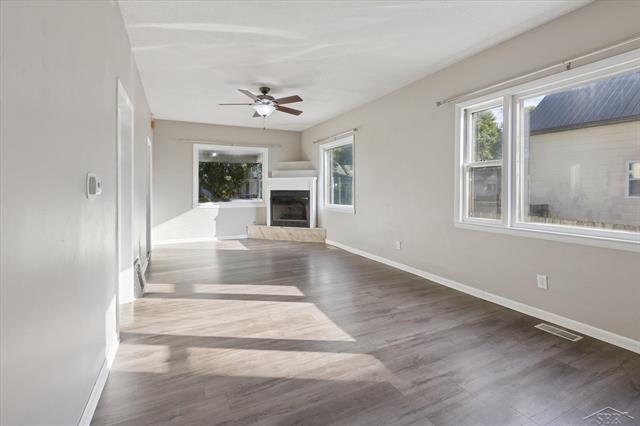 Builiding view eleven for 2122 2Nd, Bay City, MI. 48708