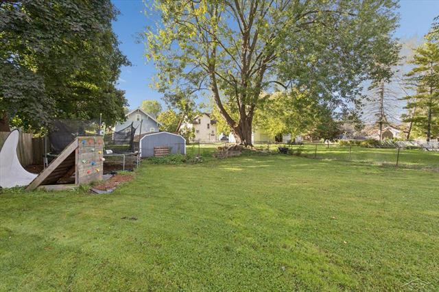 Builiding view forty one for 2122 2Nd, Bay City, MI. 48708