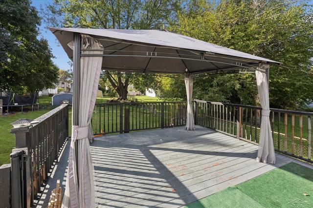 Builiding view forty two for 2122 2Nd, Bay City, MI. 48708