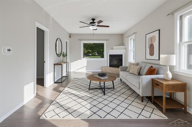 Builiding view nine for 2122 2Nd, Bay City, MI. 48708