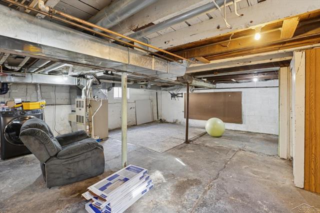 Builiding view thirty six for 2122 2Nd, Bay City, MI. 48708