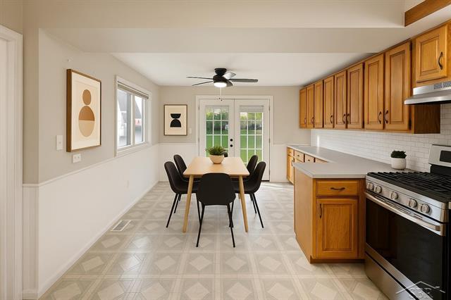 Builiding view three for 2122 2Nd, Bay City, MI. 48708