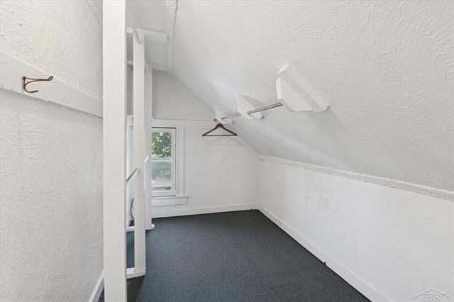 Builiding view twenty eight for 2122 2Nd, Bay City, MI. 48708