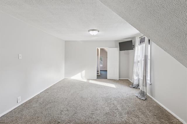 Builiding view twenty five for 2122 2Nd, Bay City, MI. 48708