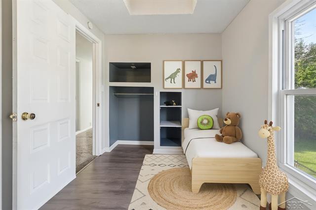 Builiding view twenty nine for 2122 2Nd, Bay City, MI. 48708