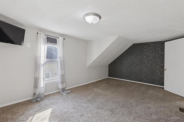 Builiding view twenty seven for 2122 2Nd, Bay City, MI. 48708