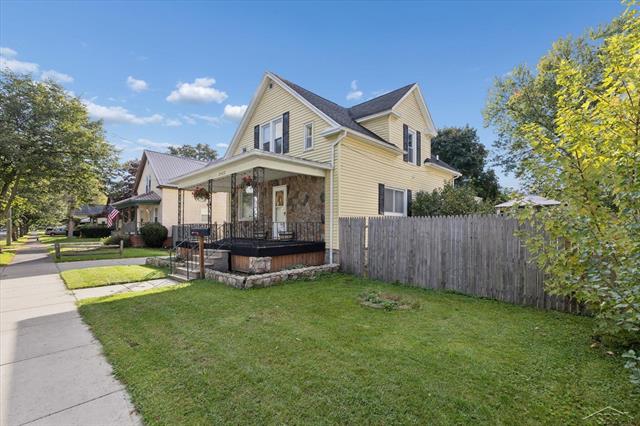 Builiding view two for 2122 2Nd, Bay City, MI. 48708