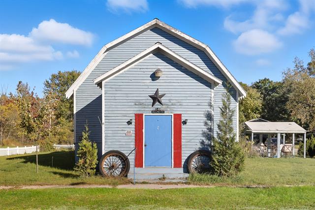 front view for 149 S Clark Street, Six Lakes, Mi. 48886