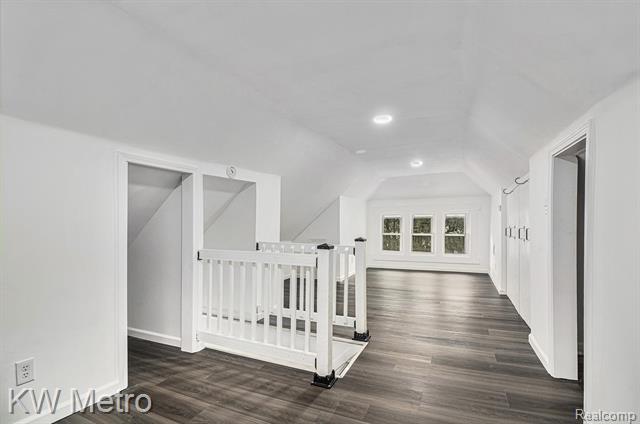 Builiding view eight for 6533 Willette, Detroit, MI. 48210