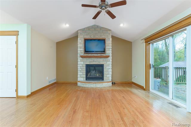 Builiding view four for 3410 Hogback, Fowlerville, MI. 48836