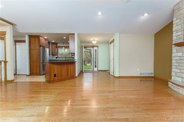 Builiding view seven for 3410 Hogback, Fowlerville, MI. 48836