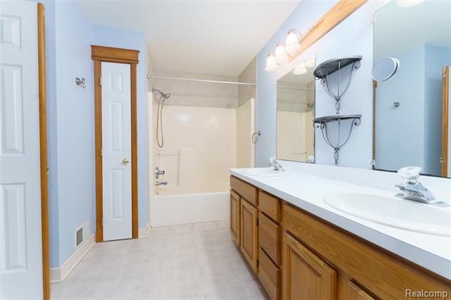 Builiding view sixteen for 3410 Hogback, Fowlerville, MI. 48836