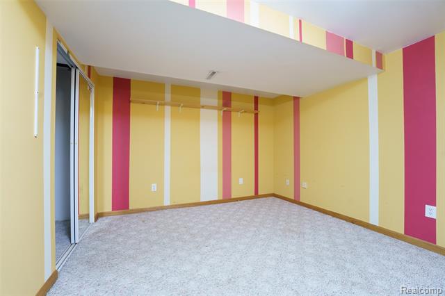 Builiding view twenty one for 3410 Hogback, Fowlerville, MI. 48836