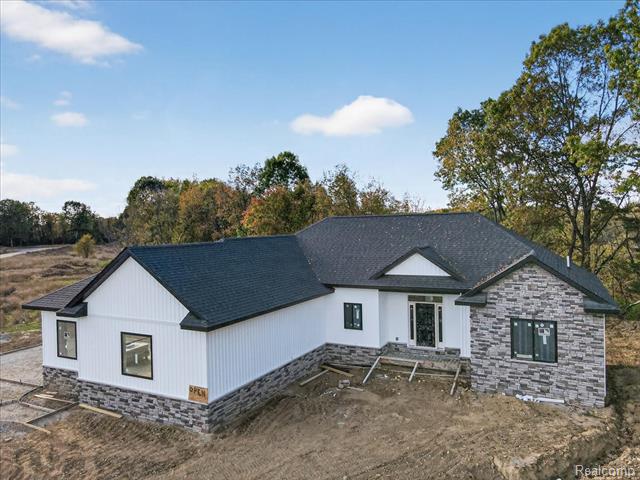 Builiding view eighteen for 4050 Metamora Ridge, Metamora, MI. 48455