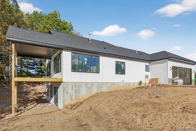 Builiding view twenty five for 4050 Metamora Ridge, Metamora, MI. 48455