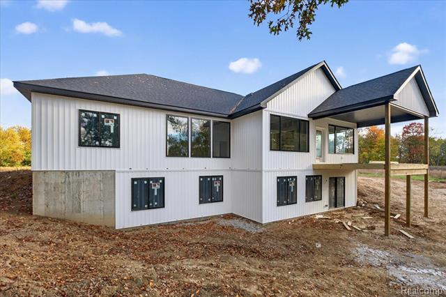 Builiding view twenty four for 4050 Metamora Ridge, Metamora, MI. 48455
