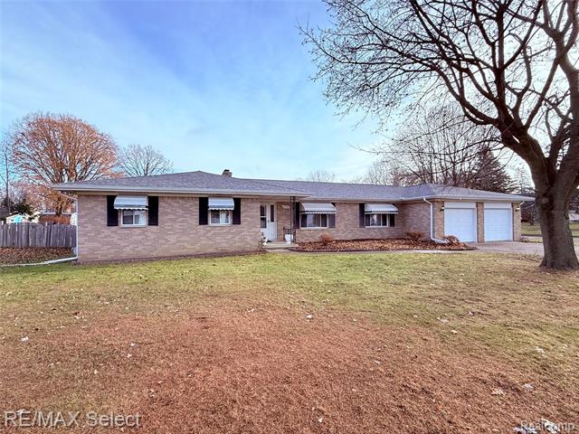 front view for 4290 Hedgethorn Circle, Burton, Mi. 48509