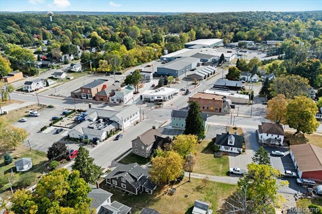 Builiding view fifty for 68 Fox Hollow, Metamora, MI. 48455