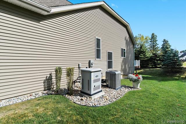 Builiding view forty one for 68 Fox Hollow, Metamora, MI. 48455