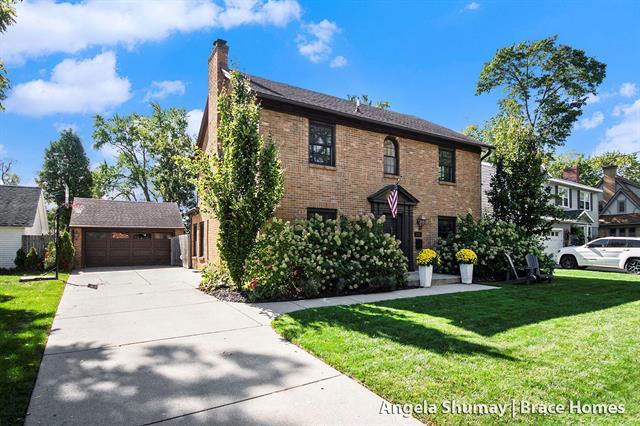 front view for 2350 Englewood Drive Se, Grand Rapids, Mi. 49506