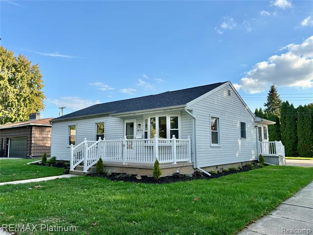 front view for 971 Strawberry Street, Dundee, Mi. 48131