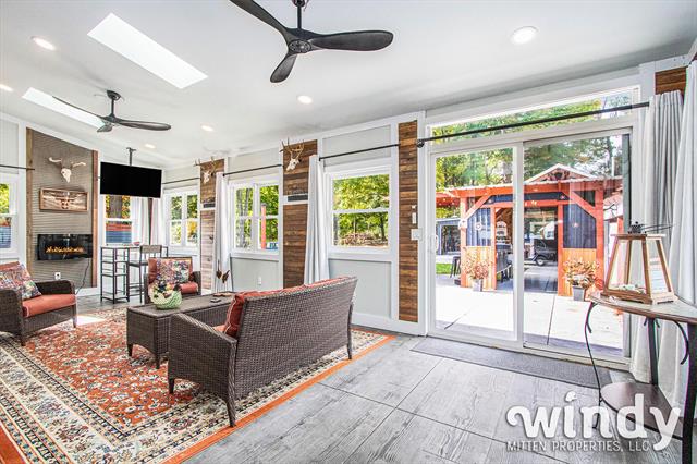 Builiding view eighteen for 4958 Forest Park, Watervliet, MI. 49098