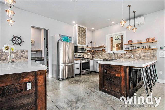 Builiding view fifteen for 4958 Forest Park, Watervliet, MI. 49098