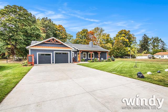 Builiding view five for 4958 Forest Park, Watervliet, MI. 49098