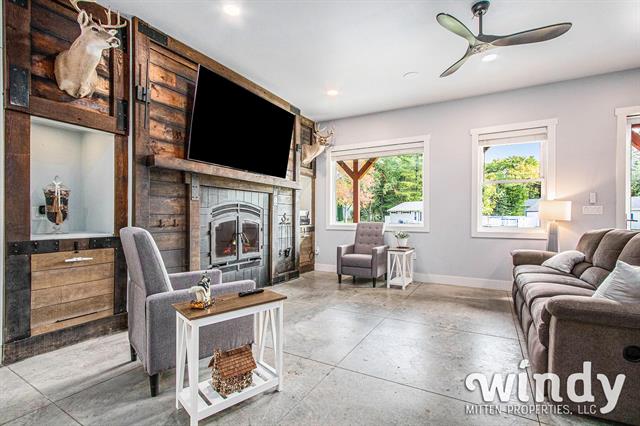 Builiding view fourteen for 4958 Forest Park, Watervliet, MI. 49098