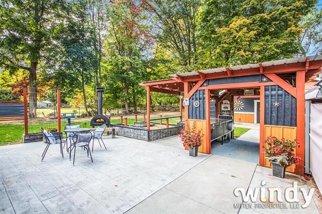 Builiding view seven for 4958 Forest Park, Watervliet, MI. 49098