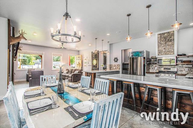 Builiding view seventeen for 4958 Forest Park, Watervliet, MI. 49098