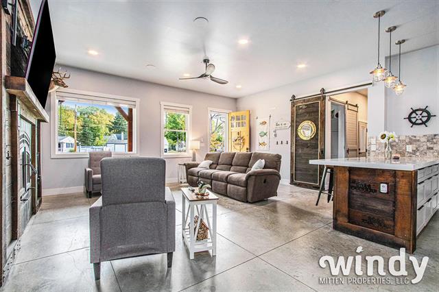 Builiding view thirteen for 4958 Forest Park, Watervliet, MI. 49098