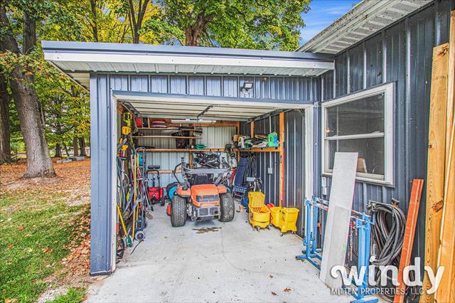 Builiding view twenty eight for 4958 Forest Park, Watervliet, MI. 49098