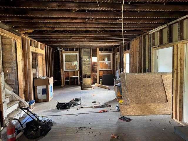 Builiding view five for 162 Calhoun, Battle Creek, MI. 49017