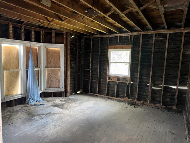 Builiding view four for 162 Calhoun, Battle Creek, MI. 49017