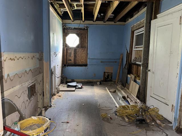Builiding view seven for 162 Calhoun, Battle Creek, MI. 49017