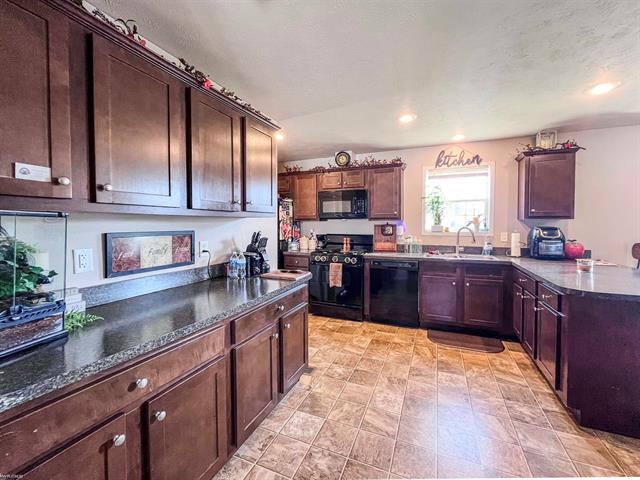 Builiding view nine for 3667 Falcons Nest, White Lake, MI. 48383