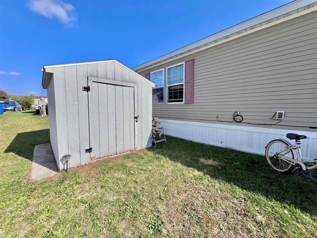 Builiding view twenty eight for 3667 Falcons Nest, White Lake, MI. 48383