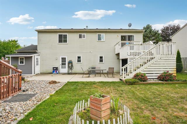 Builiding view thirty three for 9060 Wildwood Lake, Whitmore Lake, MI. 48189