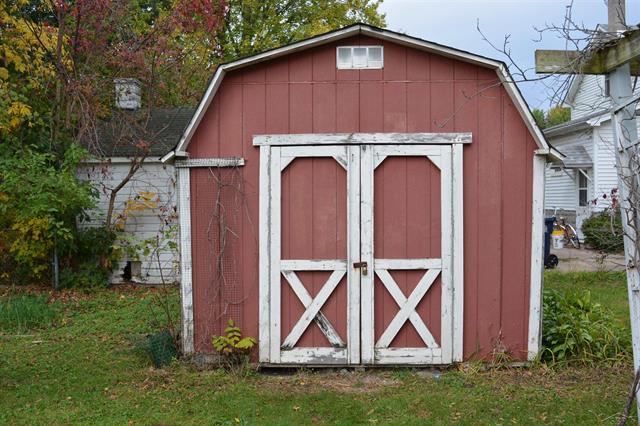 Builiding view fifteen for 714 Nebobish, Bay City, MI. 48708