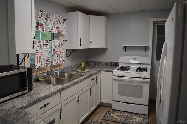 Builiding view five for 714 Nebobish, Bay City, MI. 48708