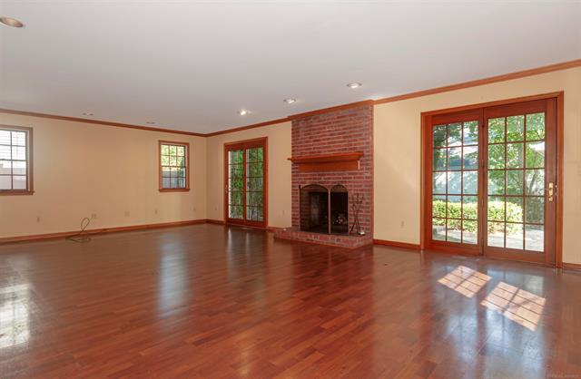 Builiding view eight for 180 Fisher, Grosse Pointe, MI. 48236