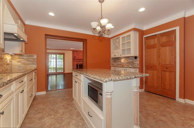 Builiding view fourteen for 180 Fisher, Grosse Pointe, MI. 48236