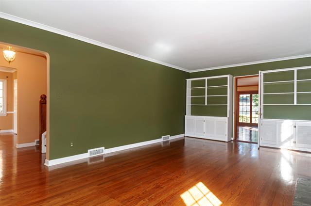 Builiding view seven for 180 Fisher, Grosse Pointe, MI. 48236