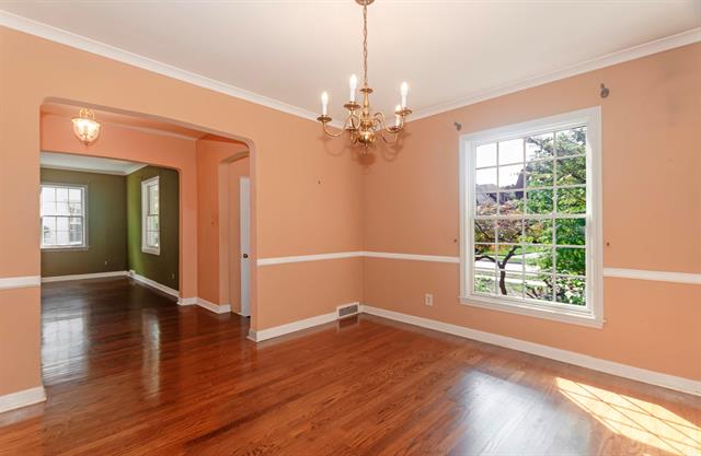 Builiding view seventeen for 180 Fisher, Grosse Pointe, MI. 48236