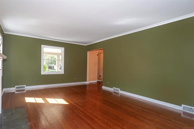 Builiding view six for 180 Fisher, Grosse Pointe, MI. 48236