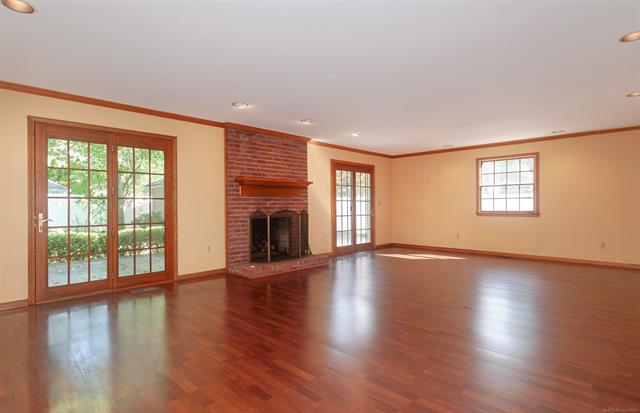Builiding view ten for 180 Fisher, Grosse Pointe, MI. 48236
