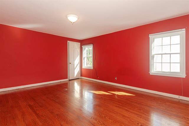 Builiding view thirty five for 180 Fisher, Grosse Pointe, MI. 48236