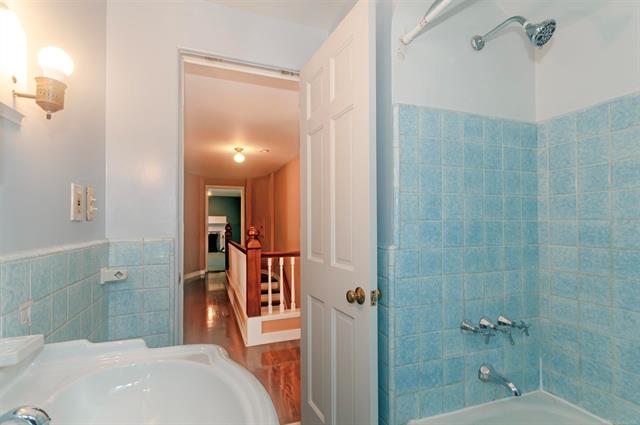 Builiding view thirty four for 180 Fisher, Grosse Pointe, MI. 48236